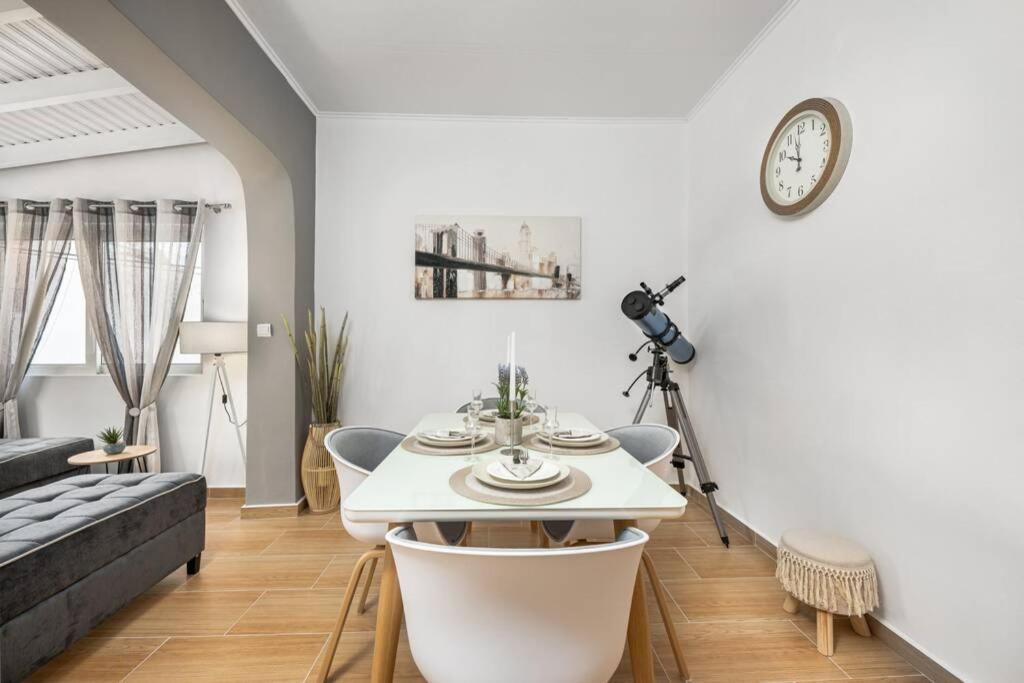 Dennis City Center Elegant Apartment ไซคิย์นธอสทาวน์ ภายนอก รูปภาพ