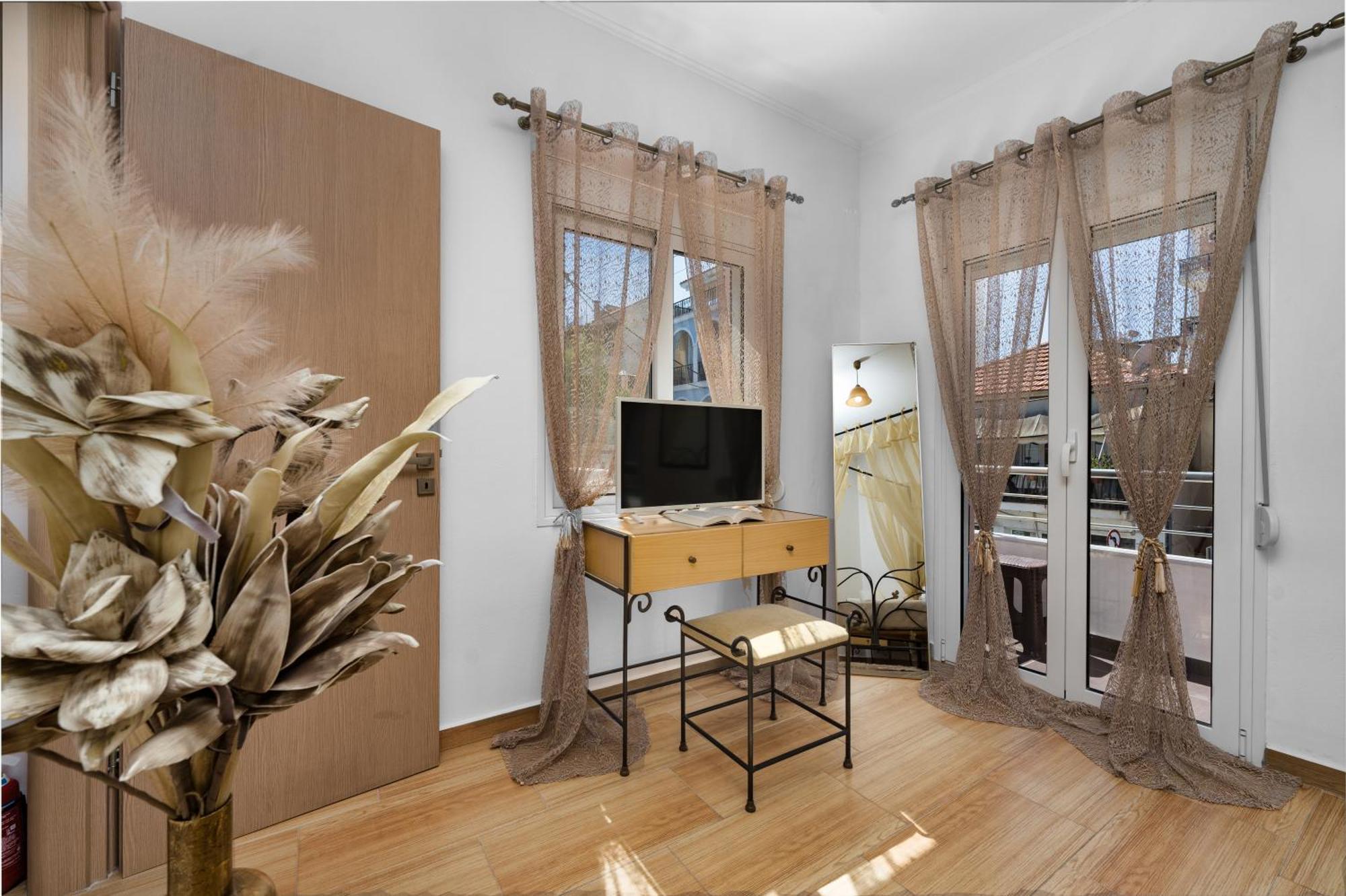 Dennis City Center Elegant Apartment ไซคิย์นธอสทาวน์ ภายนอก รูปภาพ